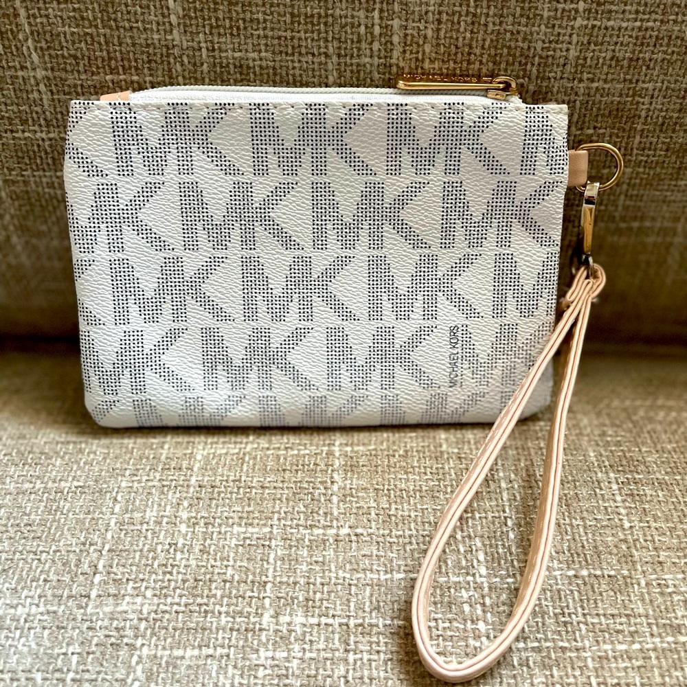 Michael Kors monogrammed Wristlet NWOT 7x5”
